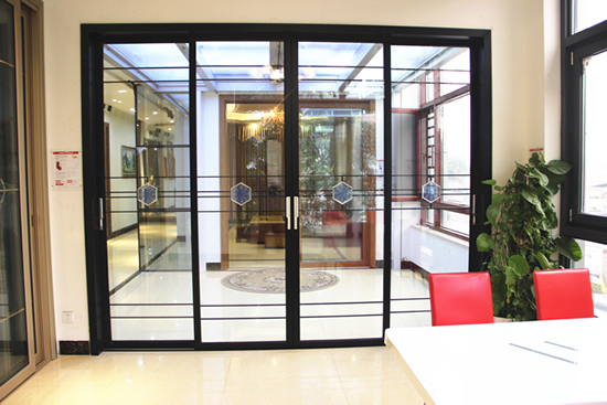 伊盾安全門窗，保障孩子安全，提高居家生活質(zhì)量！113004