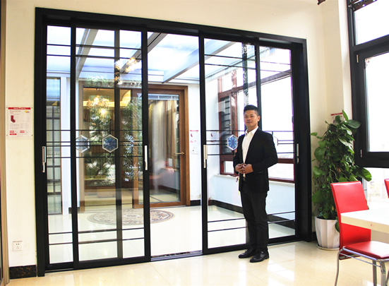 對于門窗人來說，2018年是一個艱難的年份，這一年走過的路實在太艱難了！不過，沒經歷過風雨，又怎么能夠看見彩虹呢？我們有理由相信，熬過了堅信的2018年后，2019年門窗市場一定會好起來的！